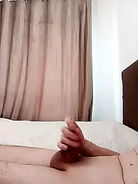 Snapshot of Grifon1973 chatting on 02.17.25 Grifon1973 online show from 02.17.25