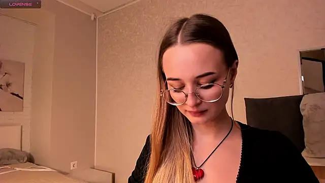 Snapshot of Tiffanyhunt chatting on 11.05.25 Tiffanyhunt online show from 11.05.25