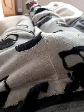 Snapshot of Loveepussyy chatting on 11.06.25 Loveepussyy online show from 11.06.25