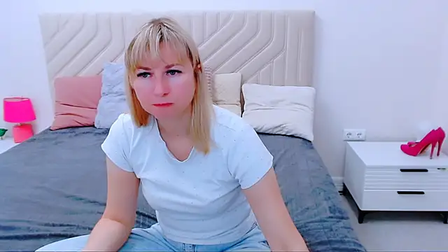 Snapshot of Incredible_Ariela chatting on 07.19.26 Incredible Ariela online show from 07.19.26