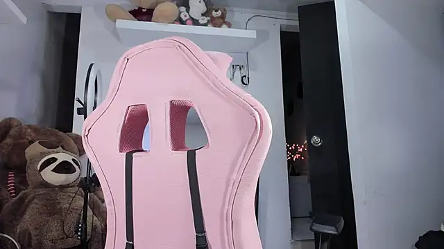 Snapshot of emily_palmeer chatting on 12.31.24 emily palmeer online show from 12.31.24