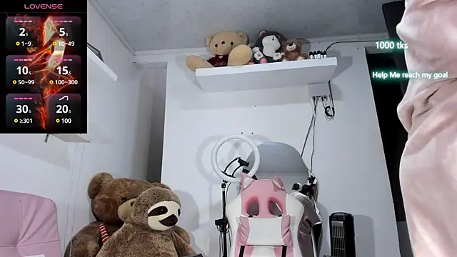 Snapshot of emily_palmeer chatting on 01.18.25 emily palmeer online show from 01.18.25