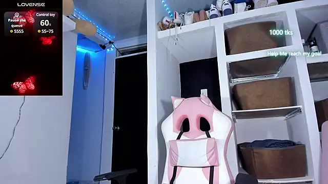 Snapshot of emily_palmeer chatting on 02.08.25 emily palmeer online show from 02.08.25