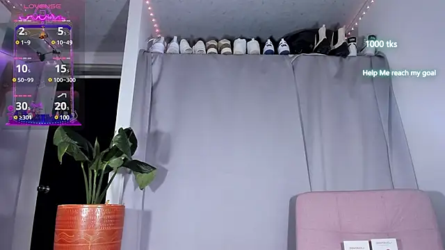 Snapshot of emily_palmeer chatting on 02.18.25 emily palmeer online show from 02.18.25