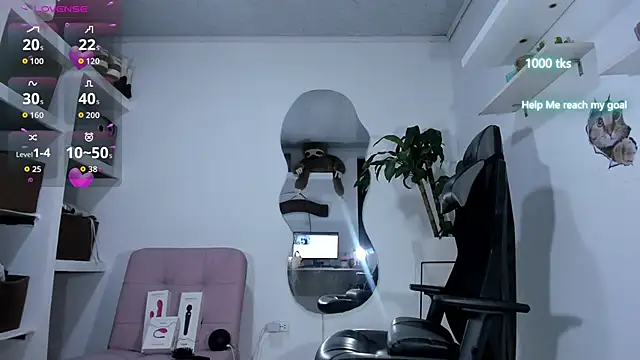 Snapshot of emily_palmeer chatting on 09.19.25 emily palmeer online show from 09.19.25