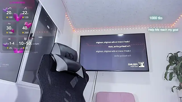 Snapshot of emily_palmeer chatting on 10.14.25 emily palmeer online show from 10.14.25