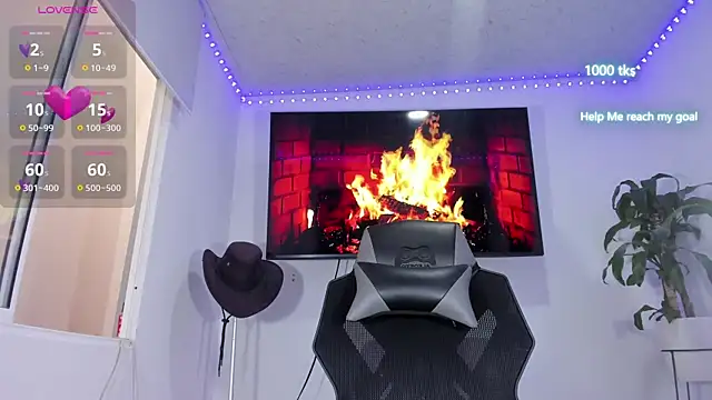 Snapshot of emily_palmeer chatting on 10.24.25 emily palmeer online show from 10.24.25