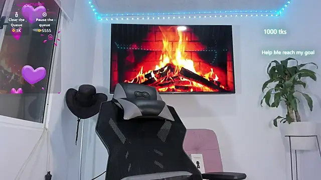 Snapshot of emily_palmeer chatting on 10.26.25 emily palmeer online show from 10.26.25