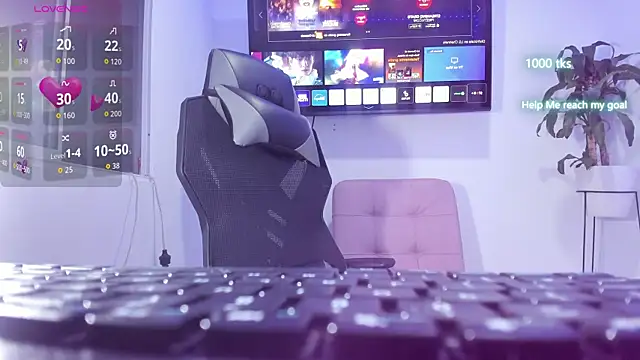 Snapshot of emily_palmeer chatting on 10.30.25 emily palmeer online show from 10.30.25