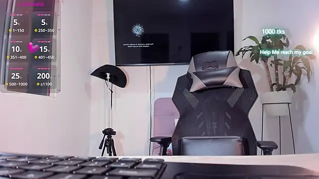 Snapshot of emily_palmeer chatting on 11.06.25 emily palmeer online show from 11.06.25