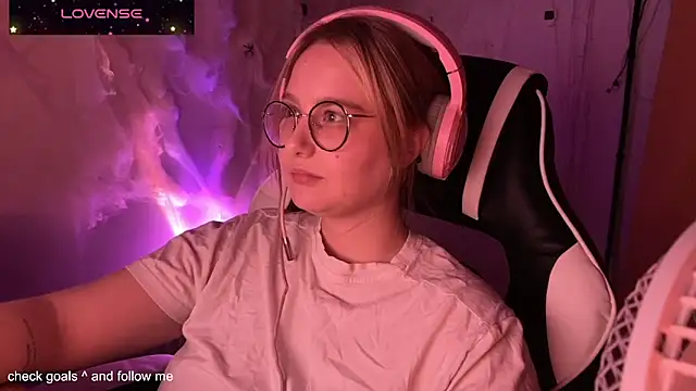 JacyWinslat online show from 11.02.25