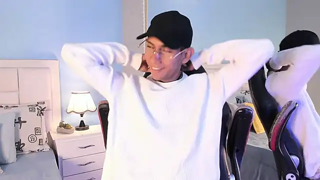 Nick Collins18 online show from 10.20.25