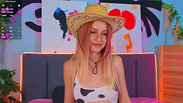 Snapshot of AlinaWalters chatting on 09.25.25 AlinaWalters online show from 09.25.25