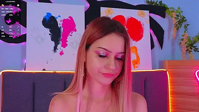 Snapshot of AlinaWalters chatting on 10.01.25 AlinaWalters online show from 10.01.25