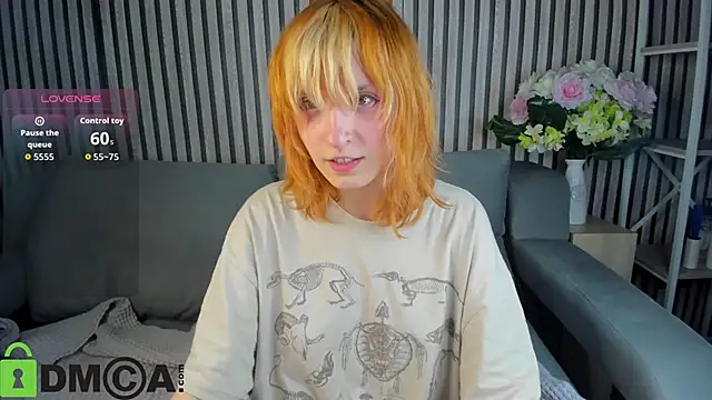 Snapshot of Little_Chips chatting on 10.04.25 Little Chips online show from 10.04.25