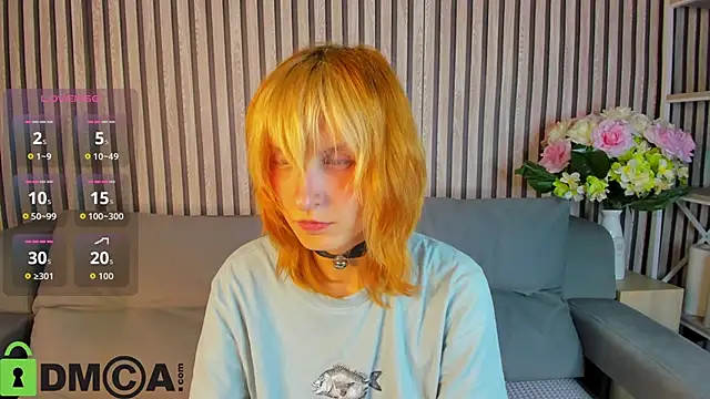 Snapshot of Little_Chips chatting on 10.05.25 Little Chips online show from 10.05.25