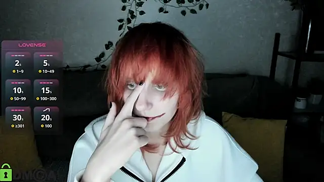 Snapshot of Little_Chips chatting on 10.30.25 Little Chips online show from 10.30.25