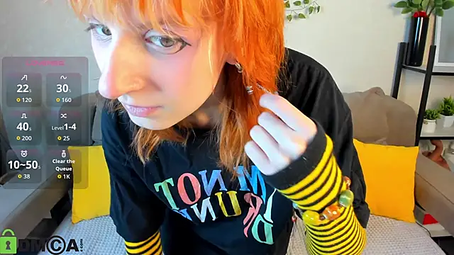 Snapshot of Little_Chips chatting on 11.02.25 Little Chips online show from 11.02.25