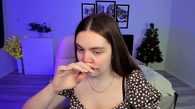 Snapshot of DaniellaLovely chatting on 01.10.25 DaniellaLovely online show from 01.10.25