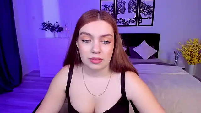 Snapshot of DaniellaLovely chatting on 02.09.25 DaniellaLovely online show from 02.09.25