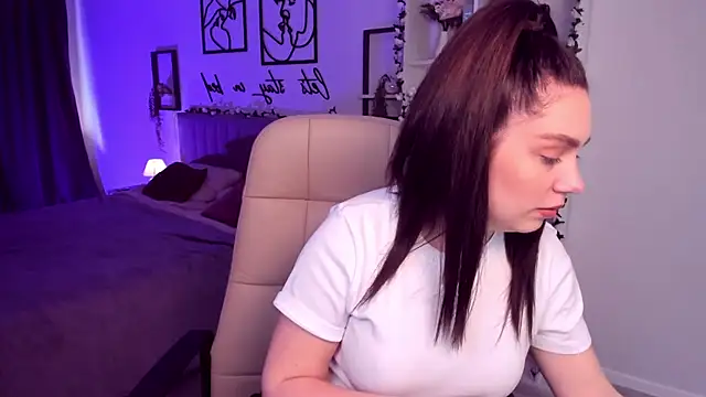 Snapshot of DaniellaLovely chatting on 03.13.25 DaniellaLovely online show from 03.13.25