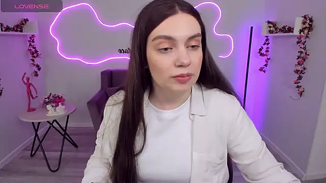 Snapshot of DaniellaLovely chatting on 03.18.25 DaniellaLovely online show from 03.18.25