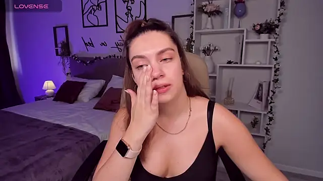 Snapshot of DaniellaLovely chatting on 09.24.25 DaniellaLovely online show from 09.24.25