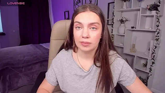 Snapshot of DaniellaLovely chatting on 09.26.25 DaniellaLovely online show from 09.26.25