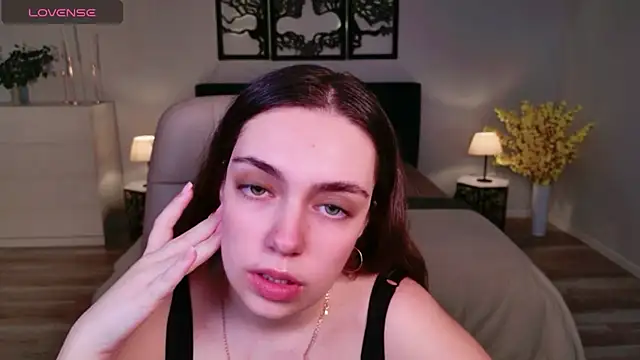 DaniellaLovely online show from 11.18.25