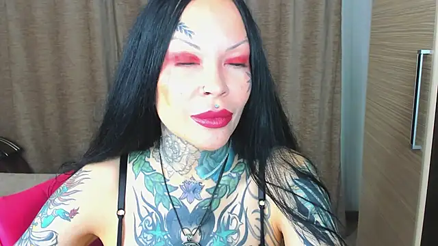 Snapshot of Megan_Black_Moon chatting on 10.04.25 Megan Black Moon online show from 10.04.25