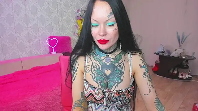 Snapshot of Megan_Black_Moon chatting on 10.29.25 Megan Black Moon online show from 10.29.25