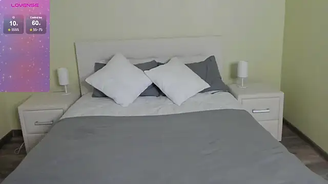 Snapshot of JulieTaylors chatting on 02.23.25 JulieTaylors online show from 02.23.25