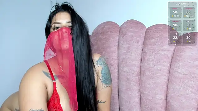 Snapshot of zully_01 chatting on 02.13.25 zully 01 online show from 02.13.25