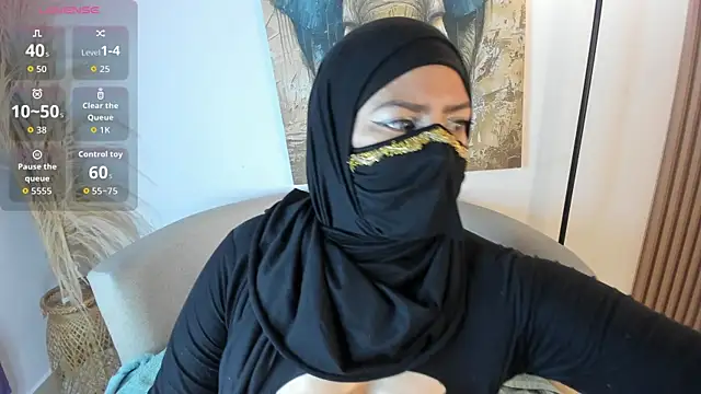 Snapshot of zully_01 chatting on 09.18.25 zully 01 online show from 09.18.25