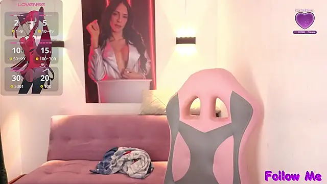 Snapshot of vittorialombardi__ chatting on 10.28.25 vittorialombardi online show from 10.28.25