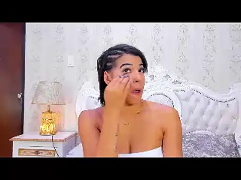 TiaraRosse online show from 01.25.25