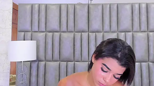 TiaraRosse online show from 02.11.25