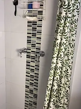 Snapshot of Cafeziitha02 chatting on 10.15.25 Cafeziitha02 online show from 10.15.25