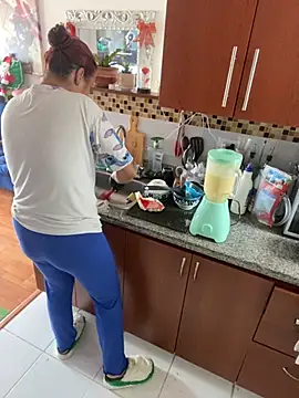 Snapshot of Cafeziitha02 chatting on 11.13.25 Cafeziitha02 online show from 11.13.25