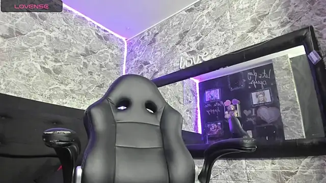 Cute Cata online show from 10.14.25