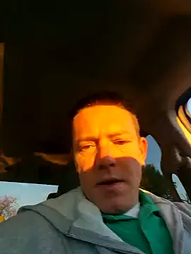 Snapshot of Bigtater1999 chatting on 10.23.25 Bigtater1999 online show from 10.23.25