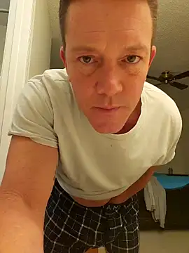 Snapshot of Bigtater1999 chatting on 10.27.25 Bigtater1999 online show from 10.27.25