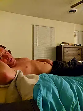 Snapshot of Bigtater1999 chatting on 11.04.25 Bigtater1999 online show from 11.04.25