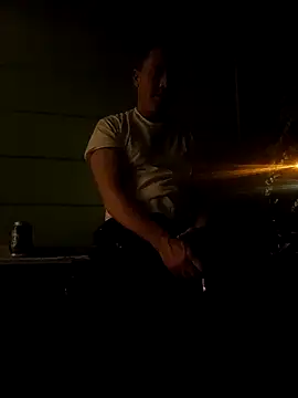 Snapshot of Bigtater1999 chatting on 11.10.25 Bigtater1999 online show from 11.10.25