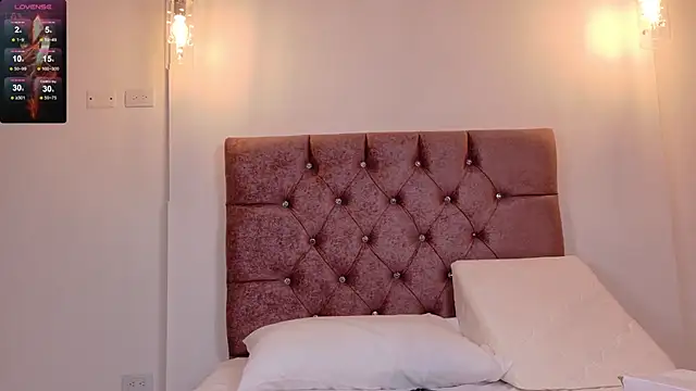 aashley jones online show from 11.10.25