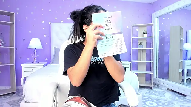 scarlette 15  online show from 09.18.25