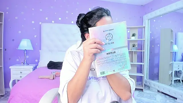 scarlette 15  online show from 09.25.25