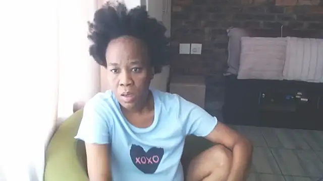 Snapshot of Wettitiesxxx chatting on 10.31.25 Wettitiesxxx online show from 10.31.25