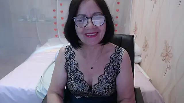 Snapshot of OlgaHottie chatting on 10.05.25 OlgaHottie online show from 10.05.25