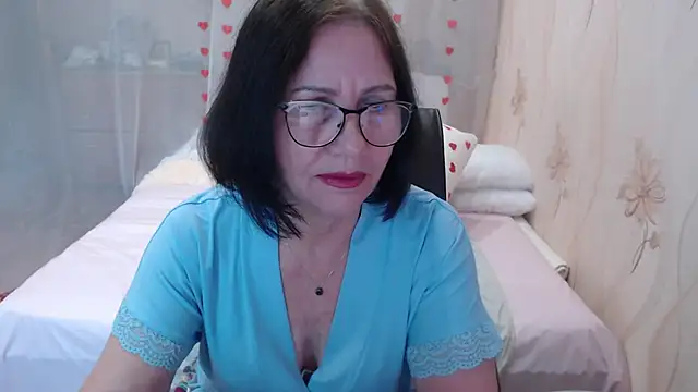 Snapshot of OlgaHottie chatting on 10.06.25 OlgaHottie online show from 10.06.25